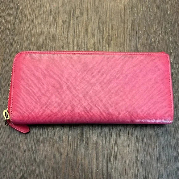 Authentic Pink Prada 3/4 zip wallet with bow! - Picture 2 of 12